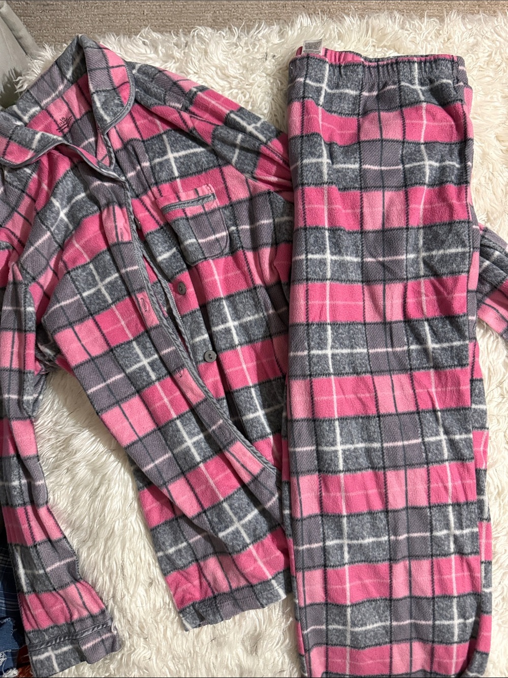 Woman’s Pink and Gray Plaid Fleece Pajama Set!